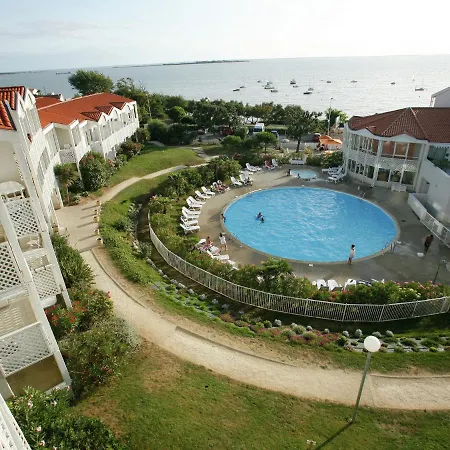 With A View On The Pool Or Sea Near Boyard *